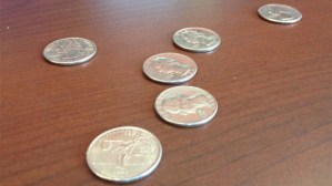 Image-quarters-on-a-table