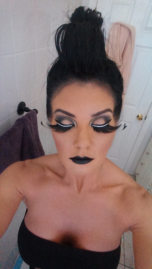 I think my widow's peak lends itself well to the look pictured here (yes, it's me)